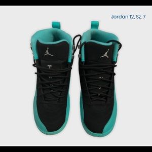 Jordan 12 Sneakers